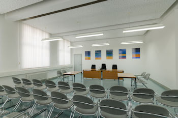 Foto des großen Sitzungssaales des Arbeitsgerichts Reutlingen Foto des großen Sitzungssaales des Arbeitsgerichts Reutlingen