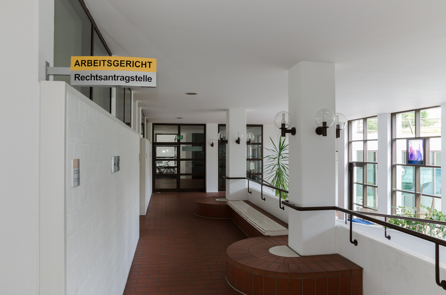 Bild zeigt den Eingangsbereich zur Rechtsantragstelle des Arbeitsgericht Ulm