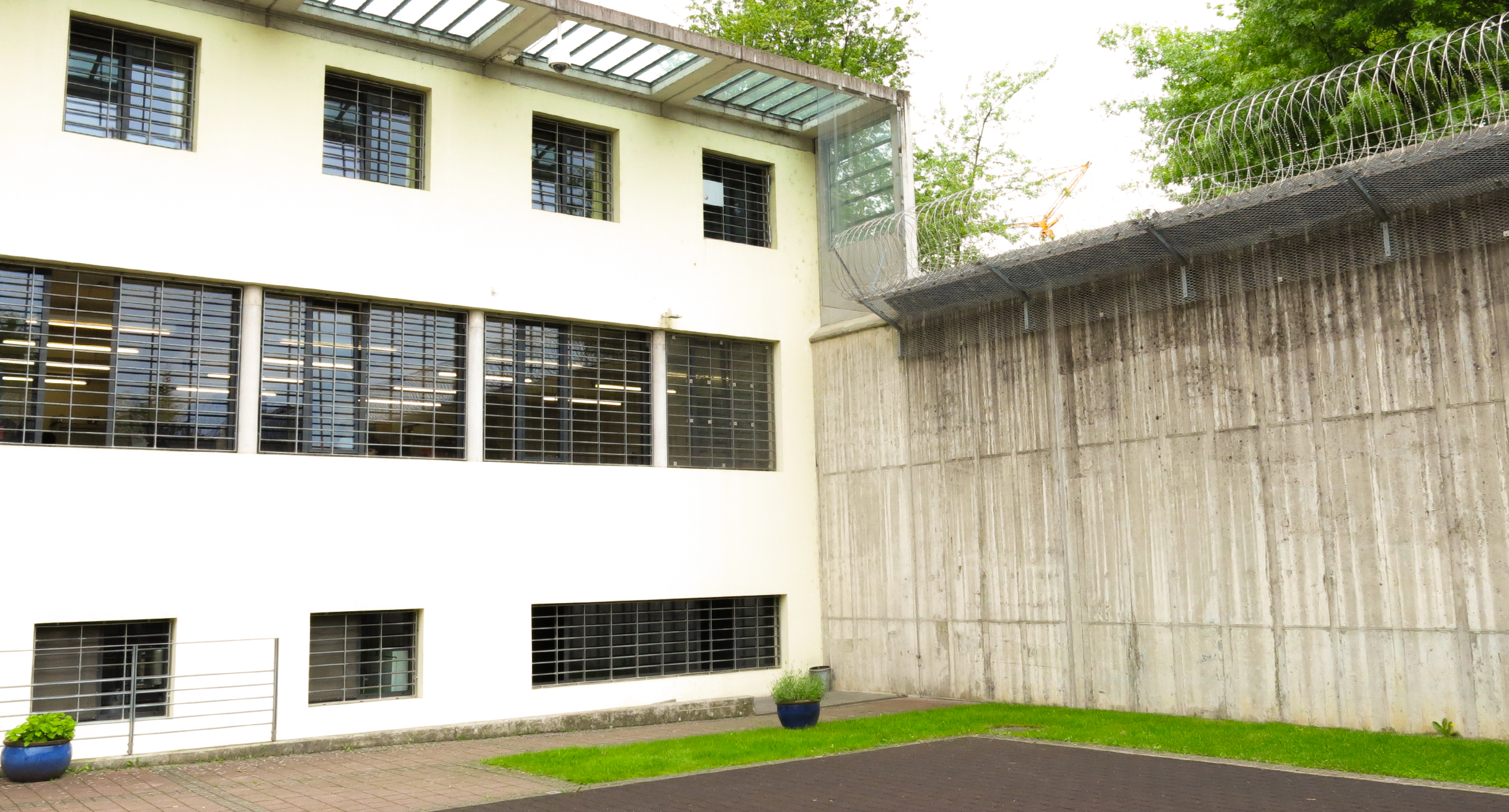 Außenansicht vom Neubau der Justizvollzugsanstalt Bühl