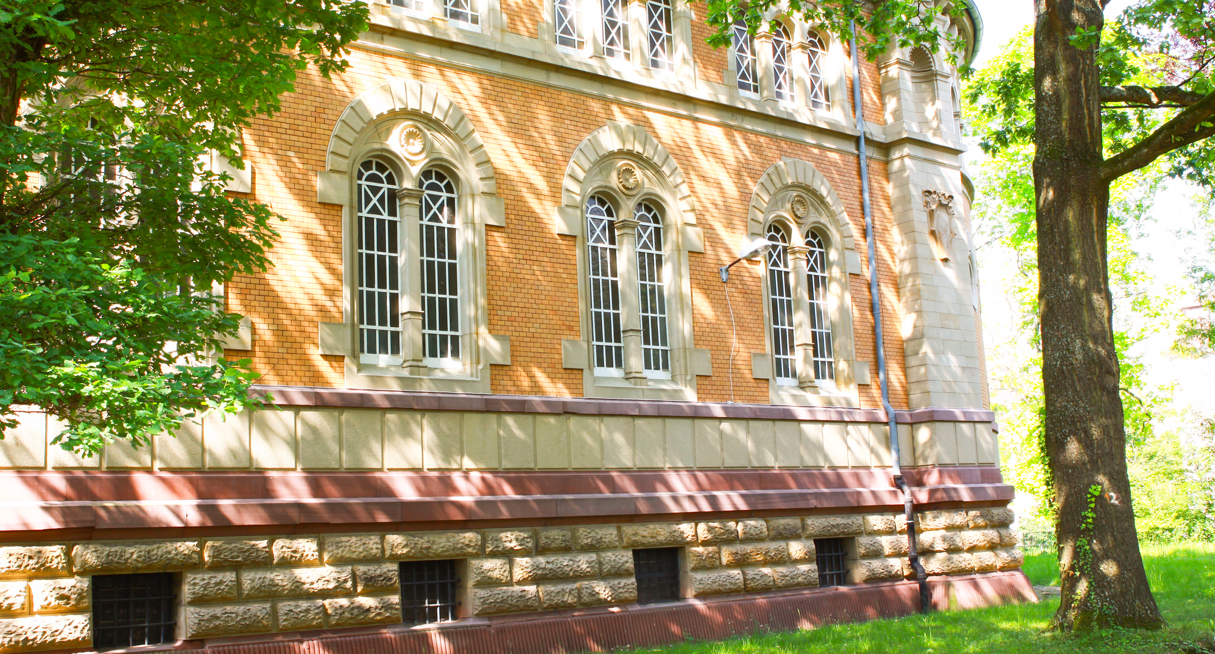 Außenfassade der Justizvollzugsanstalt